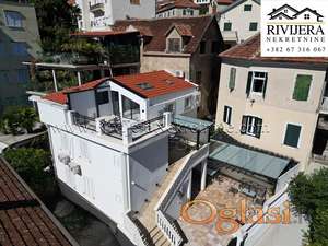 Ekskluzivna lokacija – kuca sa 3 stana dvoristem Skver Herceg Novi